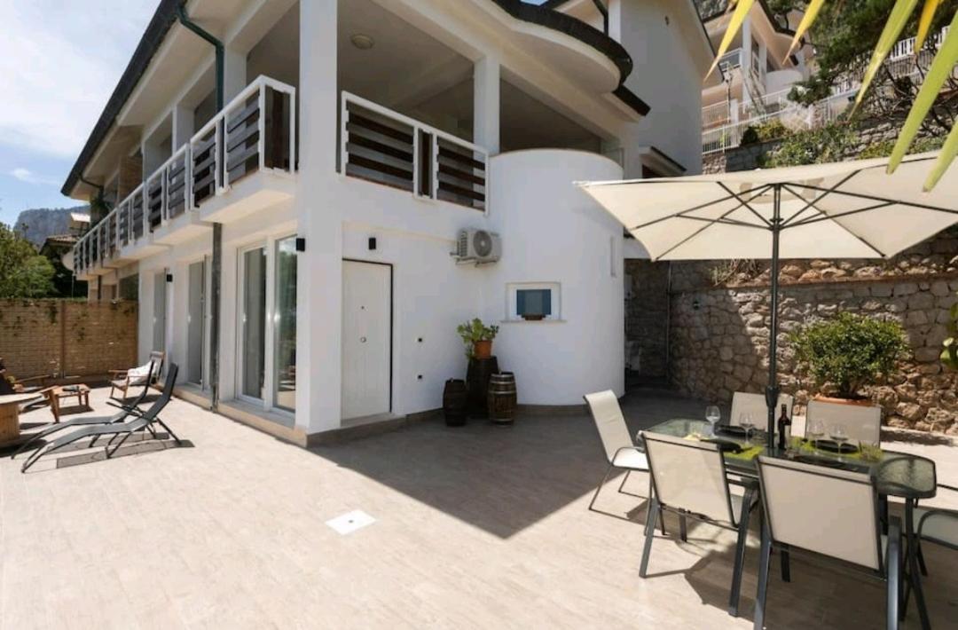 Villa'S Apartment On The Beach, Swimming Pool A/C Palermo Buitenkant foto